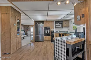 92 Poinsettia Gardens Dr, Ventura, CA 93004 - Photo 16