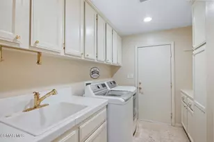 2594 Oak Valley Ln, Thousand Oaks, CA 91362 - Photo 12