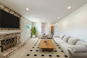 21 Westbury St, Thousand Oaks, CA 91360 - Photo 2