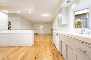 2085 Rayshire St, Thousand Oaks, CA 91362 - Photo 10