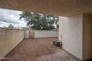 250 Mariposa Dr, Newbury Park, CA 91320 - Photo 16