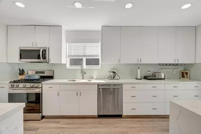 8225 Fallbrook Avenue, West Hills, CA 91304 - Photo 16