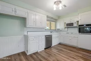 9218 Gerald Ave, Northridge, CA 91343 - Photo 14