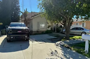 284 Charles St, Moorpark, CA 93021 - Photo 1