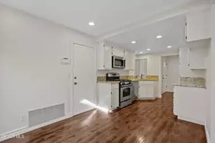 32 Herringbone Ct, Newbury Park, CA 91320 - Photo 8