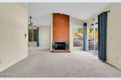 245 Oakleaf Drive #202, Thousand Oaks, CA 91360 - Photo 2