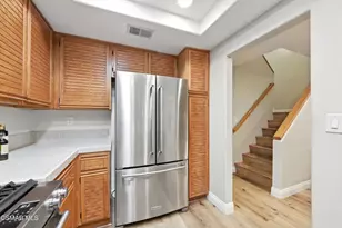 22203 Shadow Valley Cir, Chatsworth, CA 91311 - Photo 18