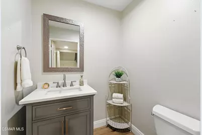 22203 Shadow Valley Circle, Chatsworth, CA 91311 - Photo 20
