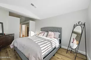 22203 Shadow Valley Cir, Chatsworth, CA 91311 - Photo 32