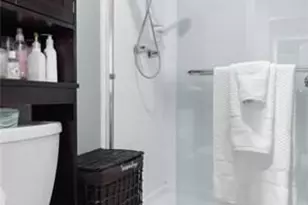 74 Rosehedge Ln, Oak Park, CA 91377 - Photo 12