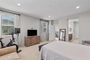 6441 Summit Village Ln, Simi Valley, CA 93063 - Photo 20