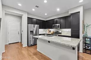 6441 Summit Village Ln, Simi Valley, CA 93063 - Photo 10