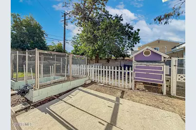 176 W Gainsborough Road, Thousand Oaks, CA 91360 - Photo 22