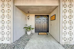 176 W Gainsborough Rd, Thousand Oaks, CA 91360 - Photo 2