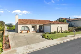 675 Whispering Oaks Pl, Newbury Park, CA 91320 - Photo 2