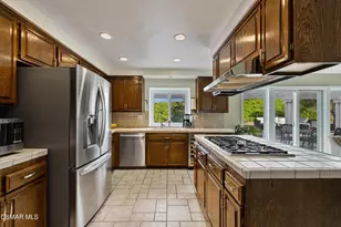 675 Whispering Oaks Pl, Newbury Park, CA 91320 - Photo 30