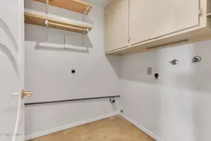 458 Serento Cir, Thousand Oaks, CA 91360 - Photo 18