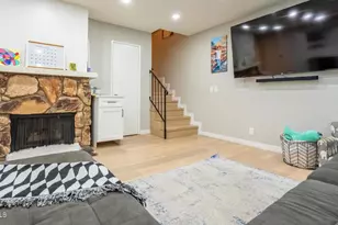 561 Spring Rd, Moorpark, CA 93021 - Photo 20