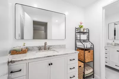 4230 Canoga Avenue, Woodland Hills, CA 91364 - Photo 22