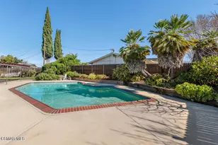 1016 Saxon Pl, Thousand Oaks, CA 91360 - Photo 2
