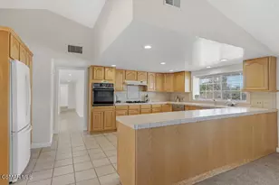 1016 Saxon Pl, Thousand Oaks, CA 91360 - Photo 12