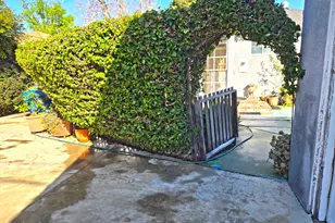 17526 Miranda St, Encino, CA 91316 - Photo 24