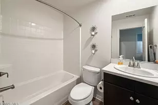 26707 Lexington Ln, Saugus, CA 91350 - Photo 10