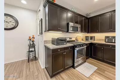 26707 Lexington Lane, Saugus, CA 91350 - Photo 16