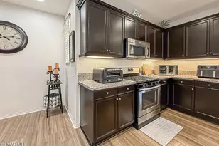 26707 Lexington Ln, Saugus, CA 91350 - Photo 16