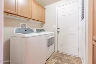 195 Tierra Rejada Road, Simi Valley, CA 93065 - Photo 22