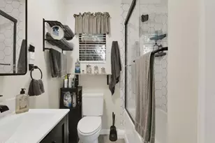 1524 W Riverside Dr, Burbank, CA 91506 - Photo 42