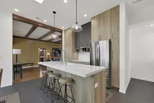 1524 W Riverside Dr, Burbank, CA 91506 - Photo 16