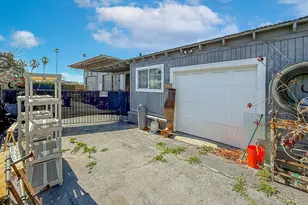 954 Thompson Blvd, Ventura, CA 93001 - Photo 48
