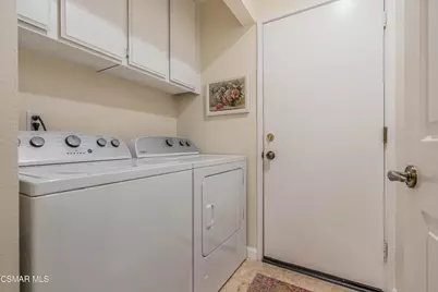 443 White Swan Court, Simi Valley, CA 93065 - Photo 40