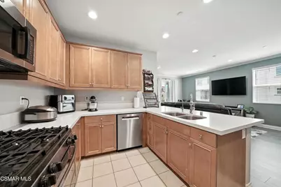 586 Pioneer Street, Camarillo, CA 93010 - Photo 1