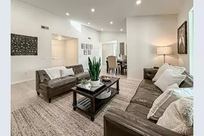 221 Hazelridge Court, Simi Valley, CA 93065 - Photo 10