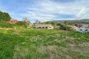 221 Hazelridge Ct, Simi Valley, CA 93065 - Photo 46