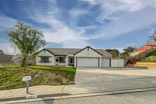 221 Hazelridge Ct, Simi Valley, CA 93065 - Photo 2