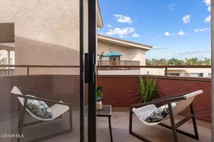 11939 Weddington St, Valley Village, CA 91607 - Photo 18