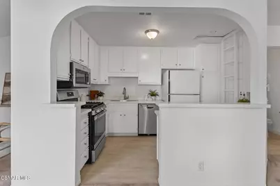 11939 Weddington Street #313, Valley Village, CA 91607 - Photo 6