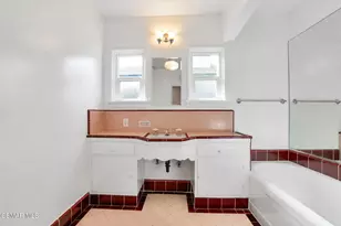 4219 Shadyglade Ave, Studio City, CA 91604 - Photo 12