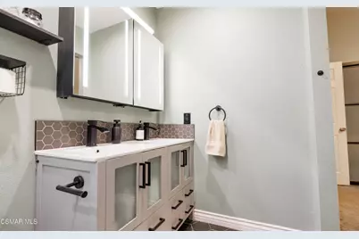 2128 Tremont Avenue, Simi Valley, CA 93063 - Photo 18