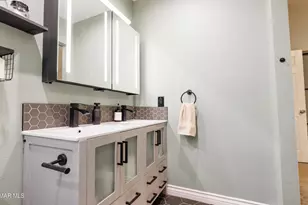 2128 Tremont Ave, Simi Valley, CA 93063 - Photo 18