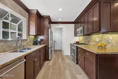260 Greenmeadow Drive, Thousand Oaks, CA 91320 - Photo 12