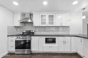 6058 Hedgewall Dr, Westlake Village, CA 91362 - Photo 8