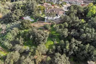 911 Vivian Cir, Newbury Park, CA 91320 - Photo 10