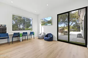 911 Vivian Cir, Newbury Park, CA 91320 - Photo 32