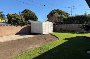 400 Frances St, Ventura, CA 93003 - Photo 32