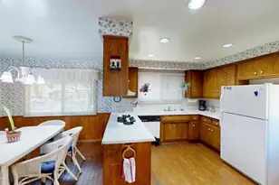 10900 Des Moines Ave, Porter Ranch, CA 91326 - Photo 12