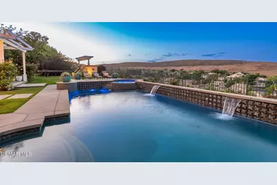 457 Vineyard Drive, Simi Valley, CA 93065 - Photo 2